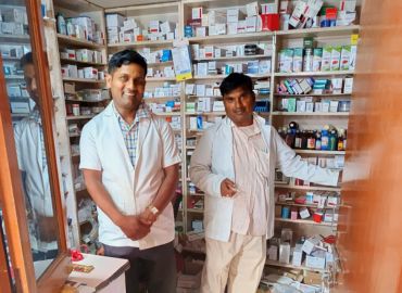 saumya-medical-store-manish-hospital-staff